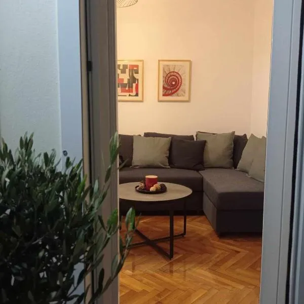 Parthenon retreat, hotel din Atena