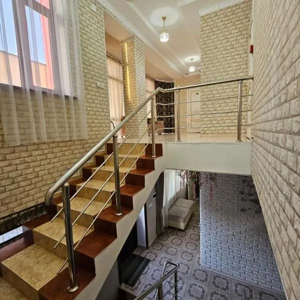 Lux, hotel v destinaci Türkistan