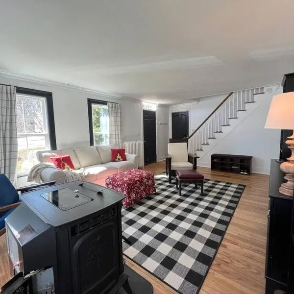 Litchfield Modern Farmhouse, hotel in Litchfield