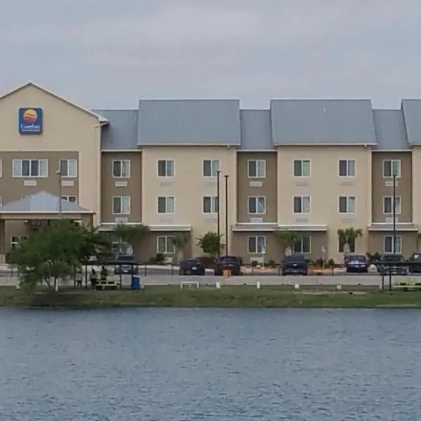 Comfort Inn & Suites Lakeside, ξενοδοχείο σε Eagle Pass