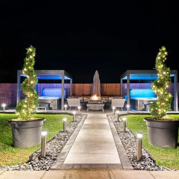 4BR luxury Cottage, Hot Tubs, Hoar Cross, Staffordshire, hotel in Newborough