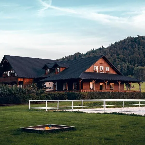 Penzion Pivnice - Jítravský Dvorec, hotel v destinaci Rynoltice