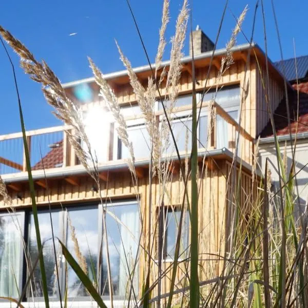 FeWo EG am Fluss mit Terrasse - eine grüne Oase, hotel in Schiffmühle