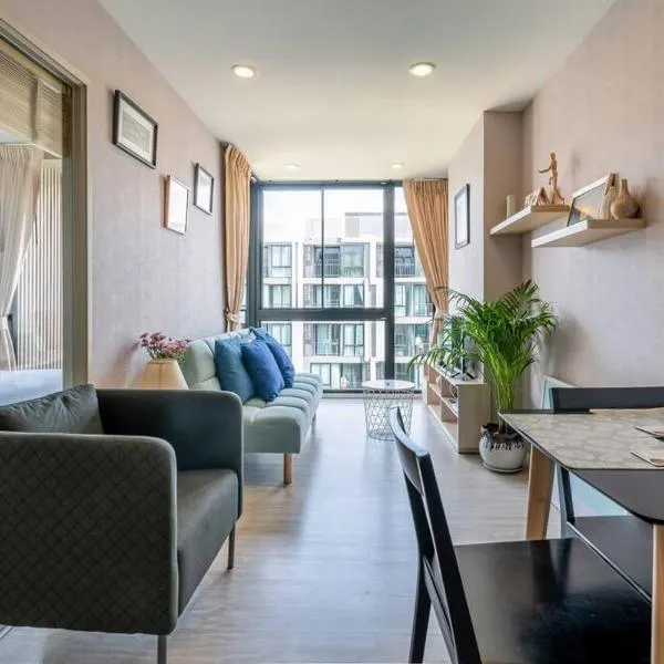 Modern Condo in Nimman (F709) by Pimolplace, hotel in Chiang Mai