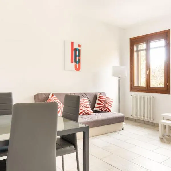 Appartamento Unico a Bologna con 3 Camere e Parcheggio Gratuito, hotell Bolognas