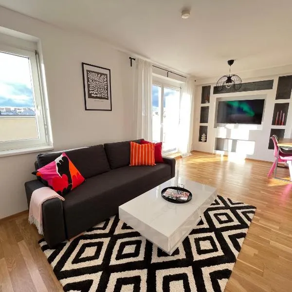 Penthouse near Central Station with free parking, Hotel in Wien
