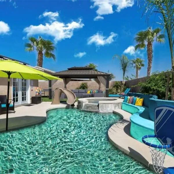 Desert Bliss Paradise - Arcade, Casino, Play Area ,Pool , Hot tub, hotel in Indio