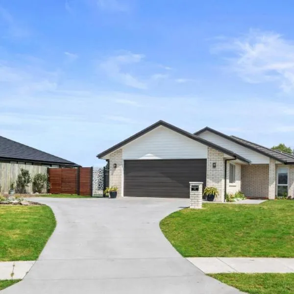 Beautiful Brand New Four-Bed Home near Redwood, hotel in Rotorua