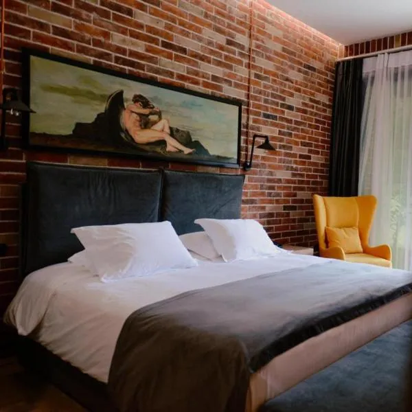 Rozafa Fish City Hotel โรงแรมในLabinot-Fushë
