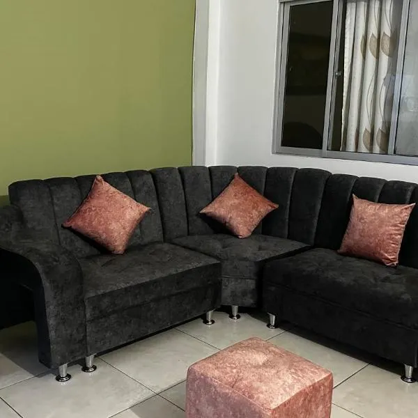 Apartamento amoblado a 10 minutos del centro, hotel in Bogotá