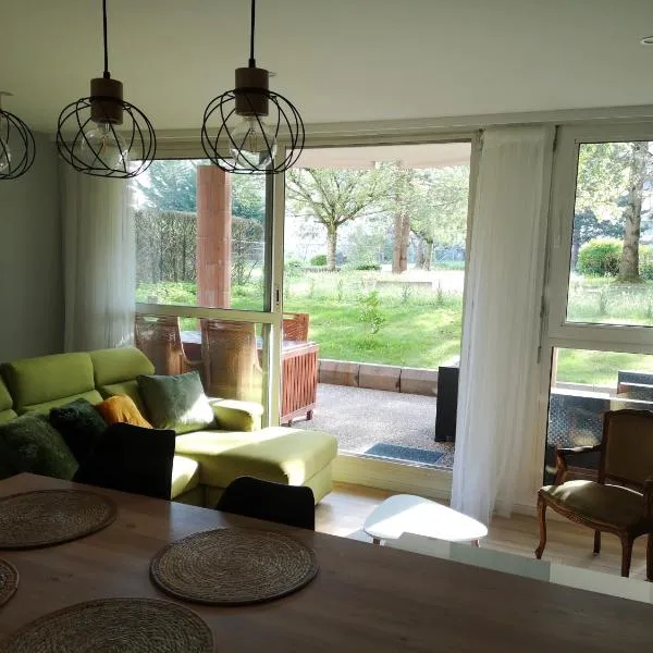 Bel Appartement avec jardin privé au calme, hotel in Strasbourg