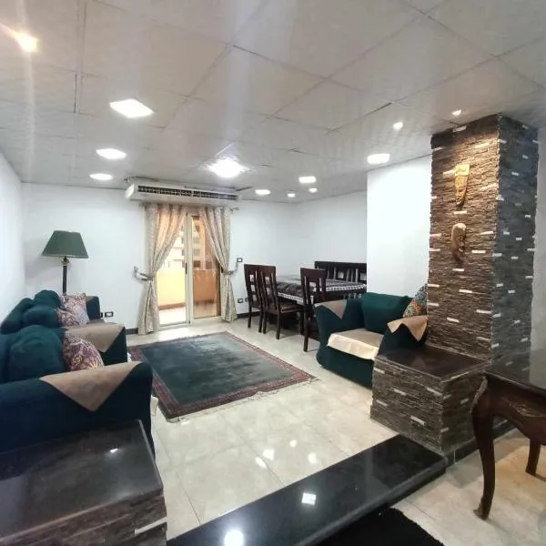 شقه مفروشه كورنيش المعادى, hotel v Káhiře