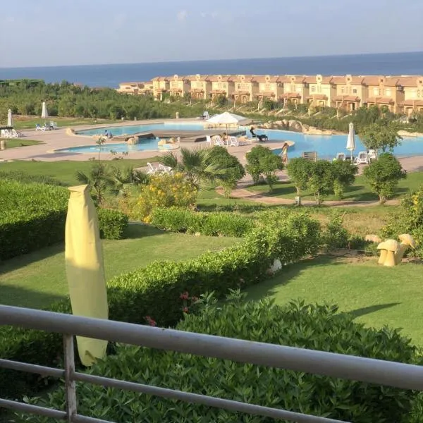 Telal sokhna villa families only, ξενοδοχείο σε Αΐν Σούχνα