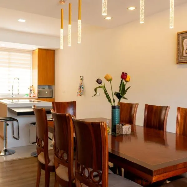 Sweet Home Departamento, hotel in Loja