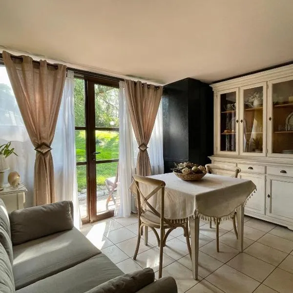 Villa Caffetto Dépendance nei pressi del Lago di Garda, hotel in Calcinato