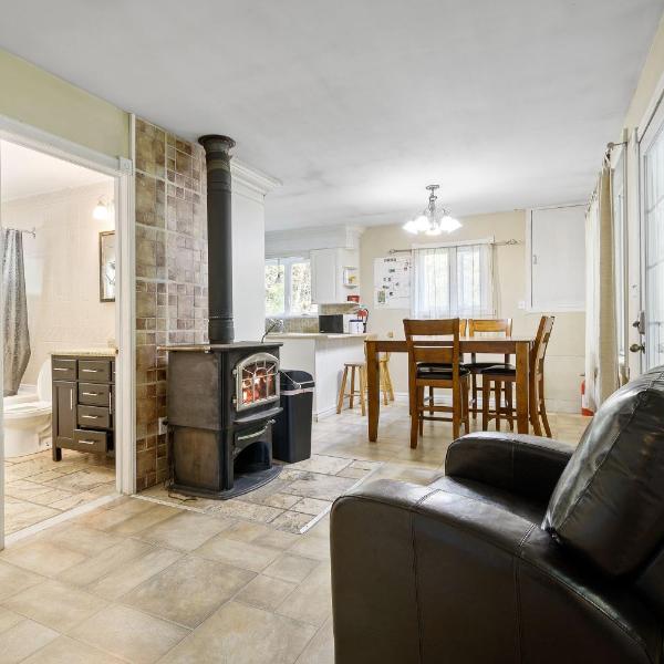 Chalet chaleureux avec spa près de Mont-Tremblant, Namur