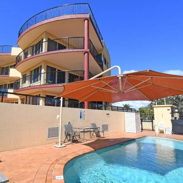 Alexander Beachfront Apartments, hotel di Hervey Bay