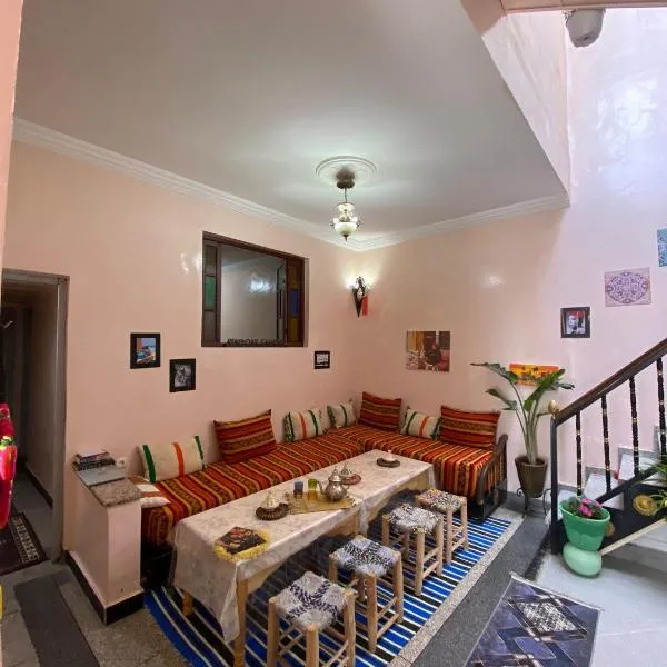 Riad dar sahrawi, hotel in Marrakesh