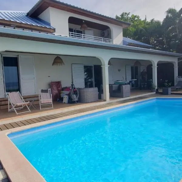 Les oliviers sous le cocotier chambre d'hôtes, ξενοδοχείο σε Saint-Joseph