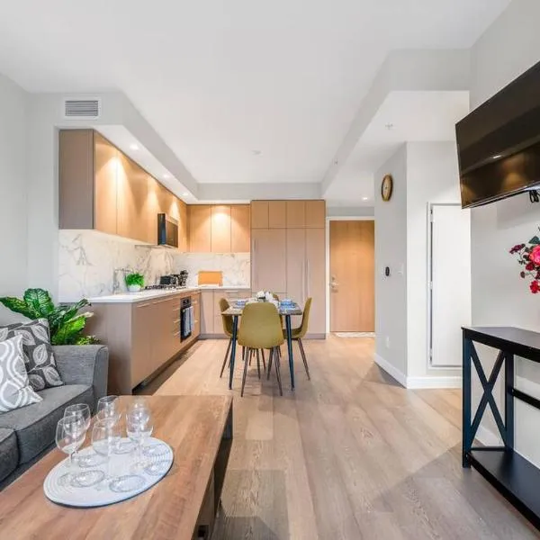 Modern Comfort at UBC: 1BR Condo near Campus，位于温哥华的酒店
