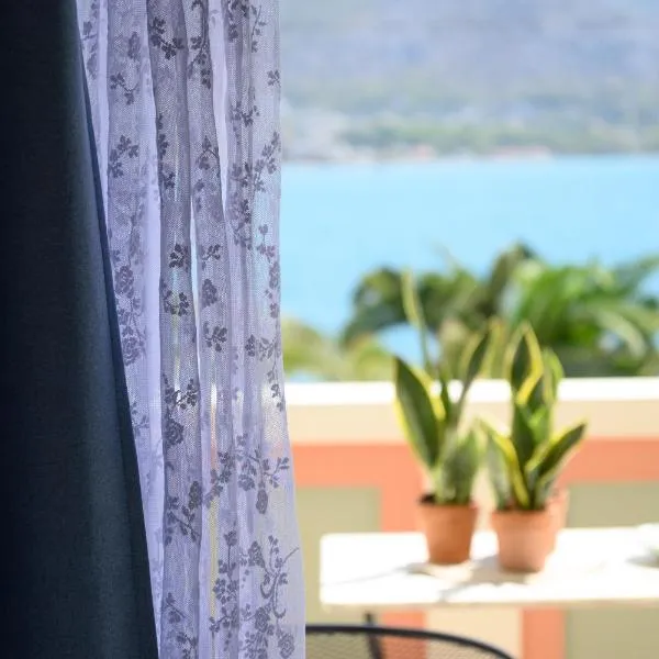 Seaside Apartment, hotel in Salamina