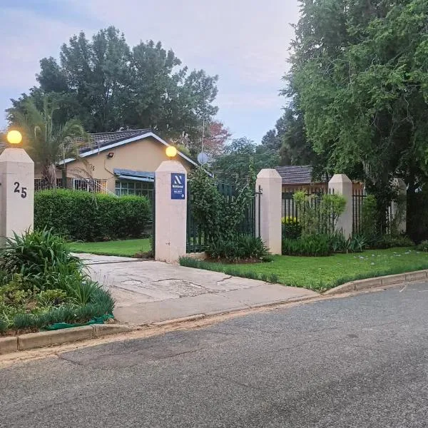 Green leaves, ξενοδοχείο σε Mahikeng