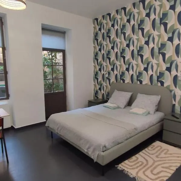Studio au cœur des Chartrons, hotel v destinaci Bordeaux