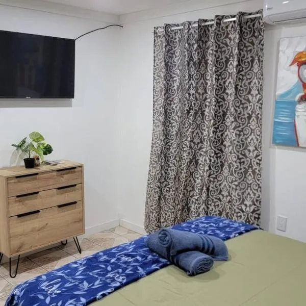1 Bedroom Apartment in center of town., hôtel à Utila