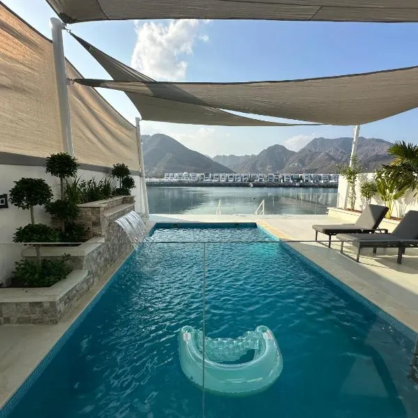 Al Dana Sea View Villa – hotel w Fudżajrze