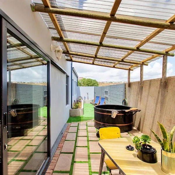 Dunes, Waves and Shells - Self Catering Units Langebaan, hotel in Langebaan