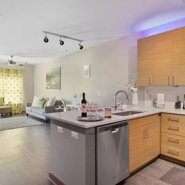 Uptown, Pool, Wine, Restaurants, BofA Stadium_307, hotel in Charlotte