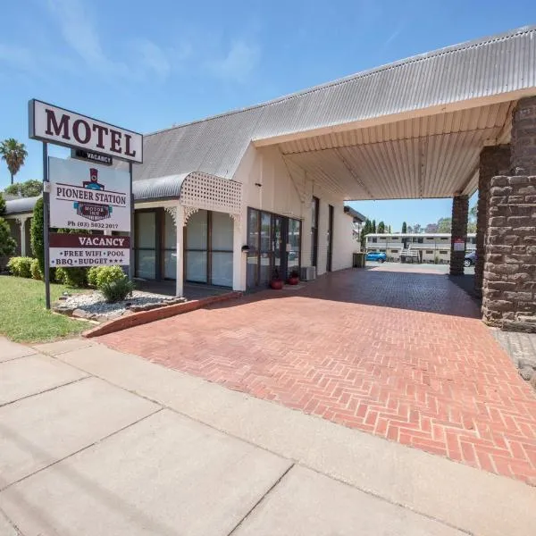 Pioneer Station Motor Inn, hotel u gradu Swan Hill