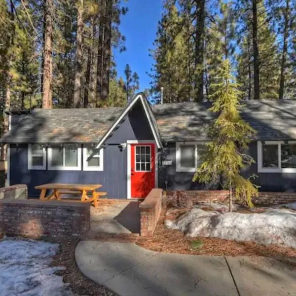 Modern Moab: Near Boulder Bay + Spa + Large Yard, ξενοδοχείο σε Big Bear Lake