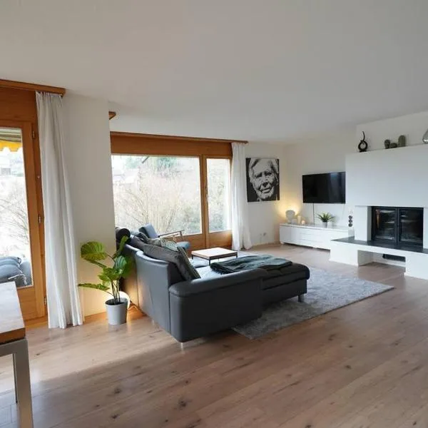 Sonniges Haus bei Bern, hotel in Herrenschwanden