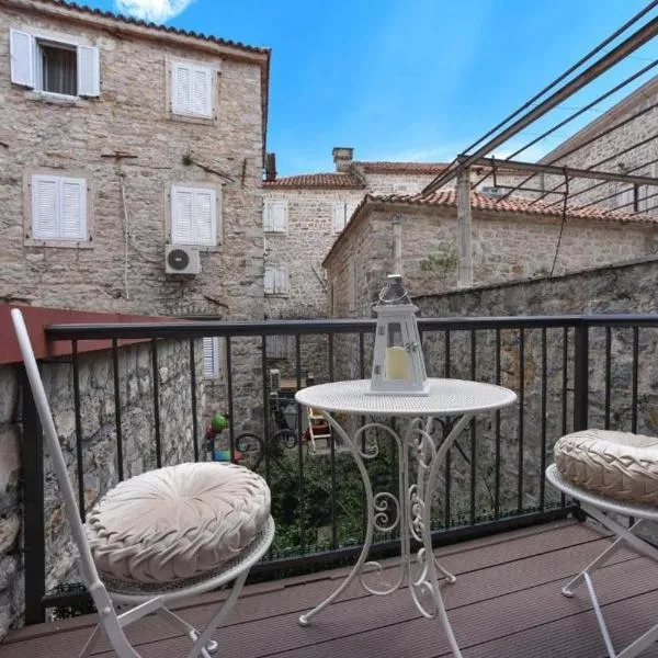 OLD TOWN Budva apart 3 with balcony, hotel in Budva