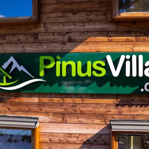 Pinus Villas Lodge with Private Jacuzzi & Phyto-Sauna Retreat, hotel em Zheleznitsa