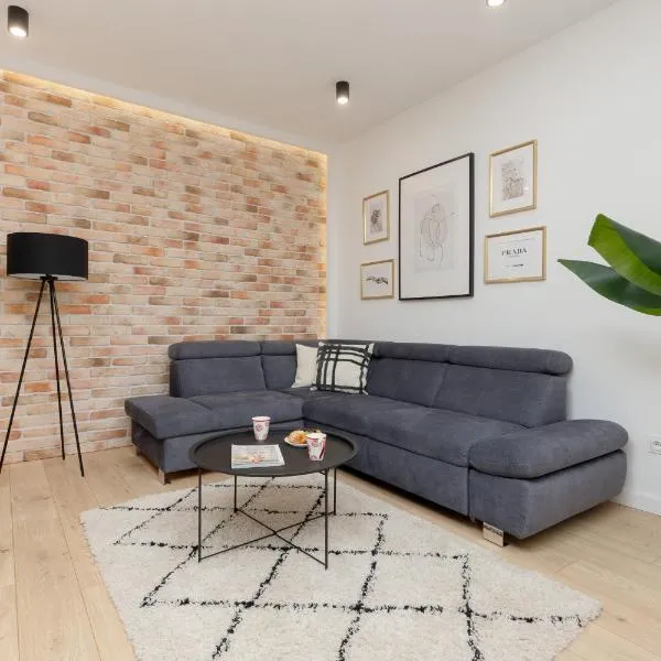 Loft Apartment with Parking in Warsaw by Noclegi Renters, hotel ve Varšavě