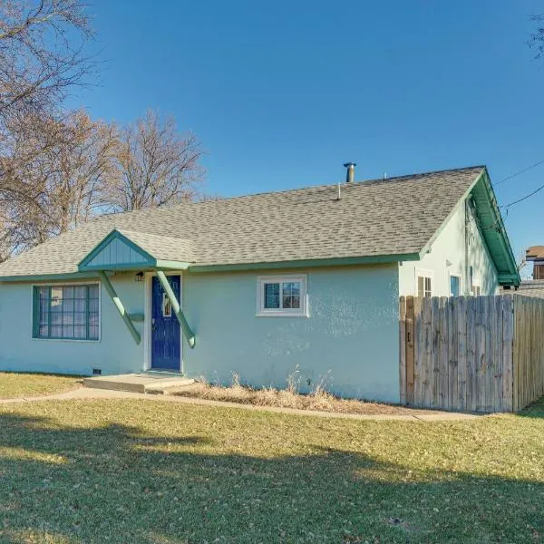 Sidney Vacation Rental with Fenced-In Yard!, hotel i Sidney