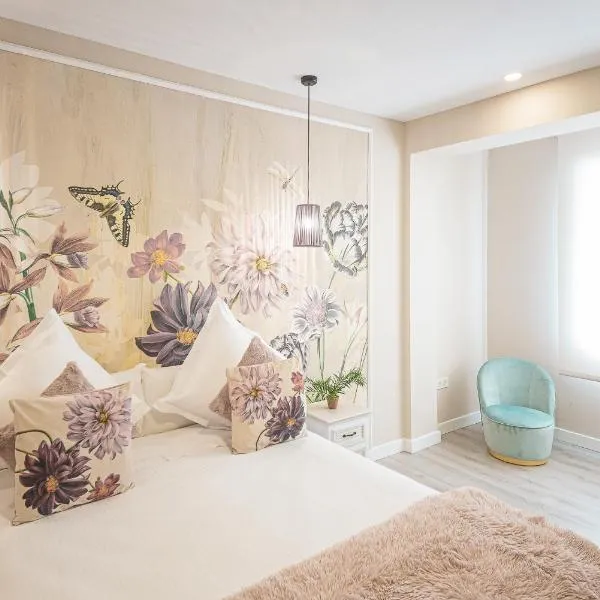 Hostal Plaza Boutique - Solo adultos, hotel in Zaragoza