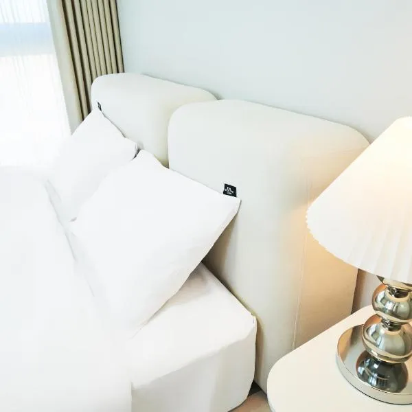 더 노벰버스테이 인 랜드마크, hotel a Incheon