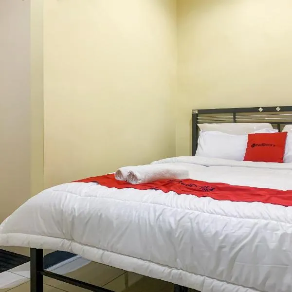 RedDoorz @ Balaraja Centre Plaza, hotel em Tangerang