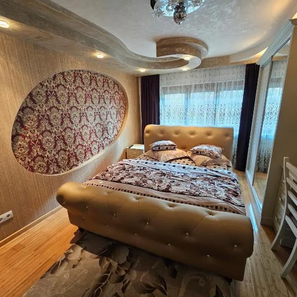 Apartament 3 camere plus living, 2 bai, modern, hotel en Craiova