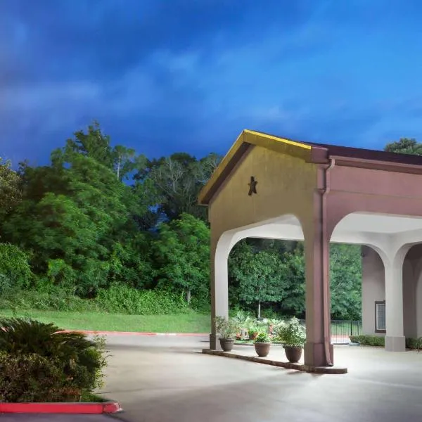 Super 8 by Wyndham Huntsville, ξενοδοχείο σε Huntsville