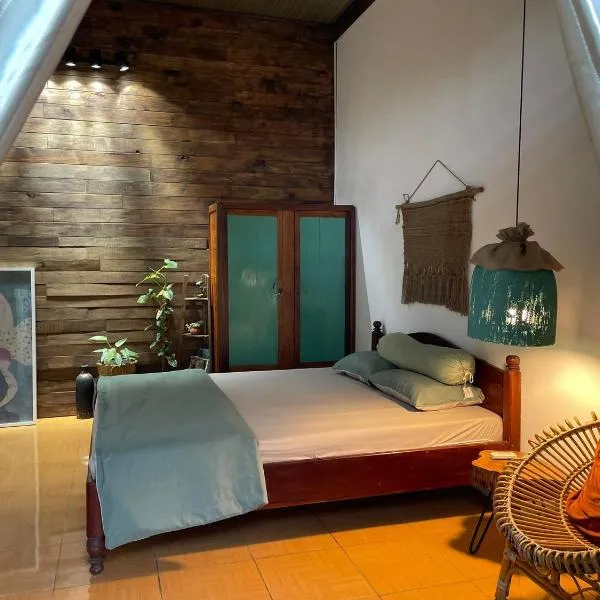 Cọ Cùn homestay/Handmade/Artwork, hotel en Buon Ma Thuot
