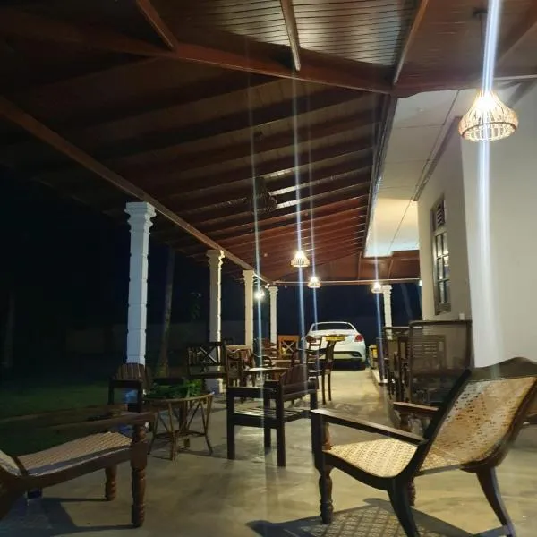 JAYANDRA HOLIDAY BUNGALOW, hotell sihtkohas Waga
