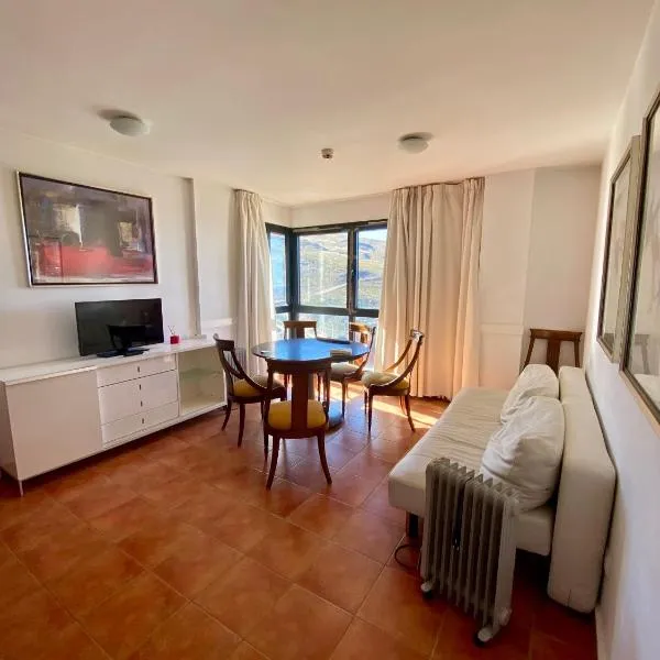 APARTAMENTOS SIERRA NEVADA VISTA SNOW, hotel in Sierra Nevada