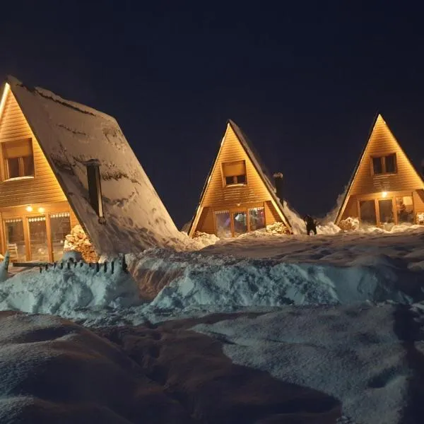Three Houses, hotel in Žabljak