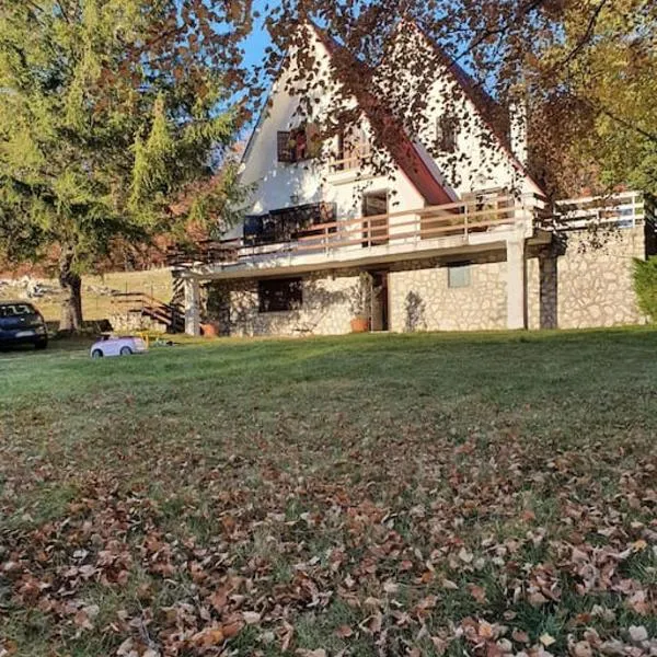 Chalet Edelweiss Marsia-Tagliacozzo 1500mt, hotel v destinaci Marsia