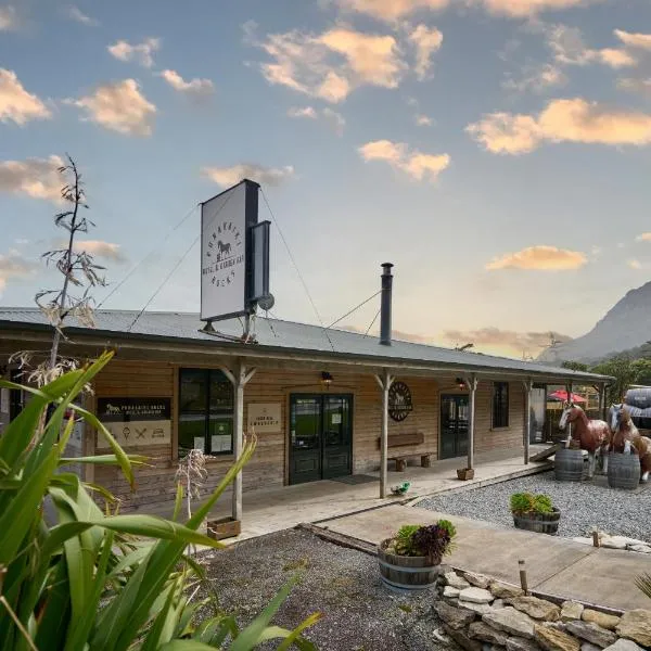 Punakaiki Rocks Hotel & Garden Bar, hotel in Punakaiki