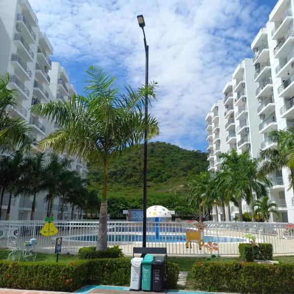 Beatiful apartment in condo, hotel di Girardot